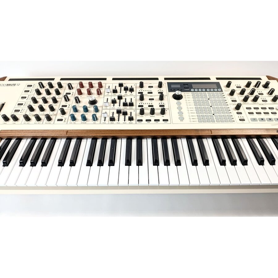 Arturia Polybrute 12