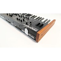 Sequential Prophet Rev-2  8-voice  + Thon case