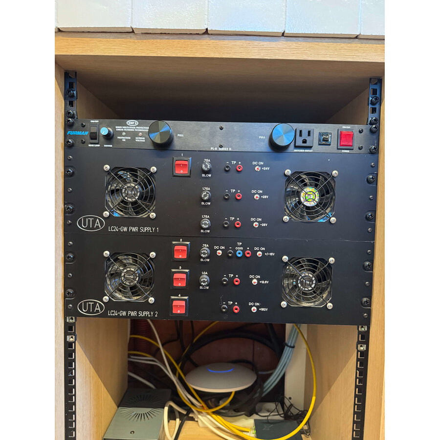 Undertone Audio Console 24ch 8 Fader ch. strips 16 summing ch