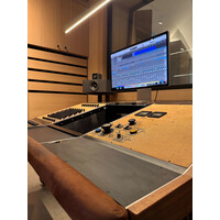 Undertone Audio Console 24ch 8 Fader ch. strips 16 summing ch