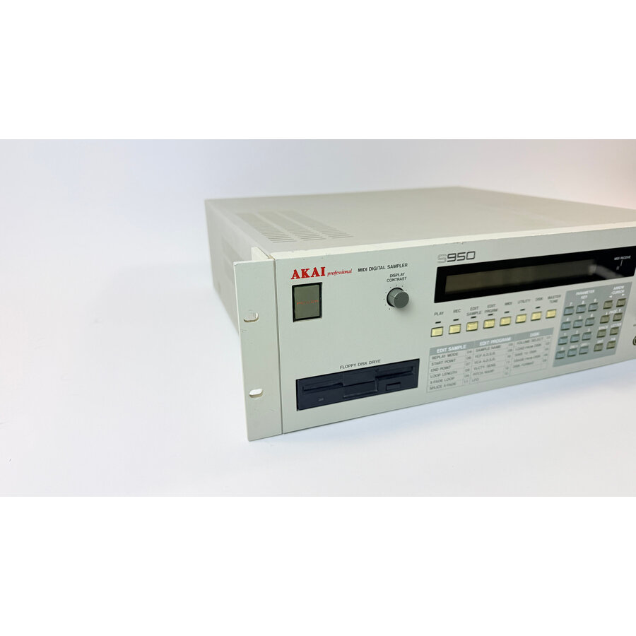 Akai  S950
