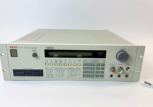 Akai  S950 