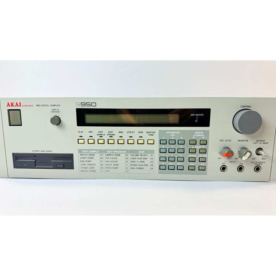 Akai  S950