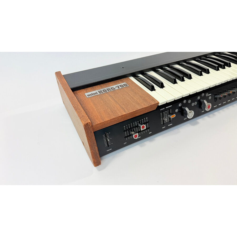 Mini Korg-700