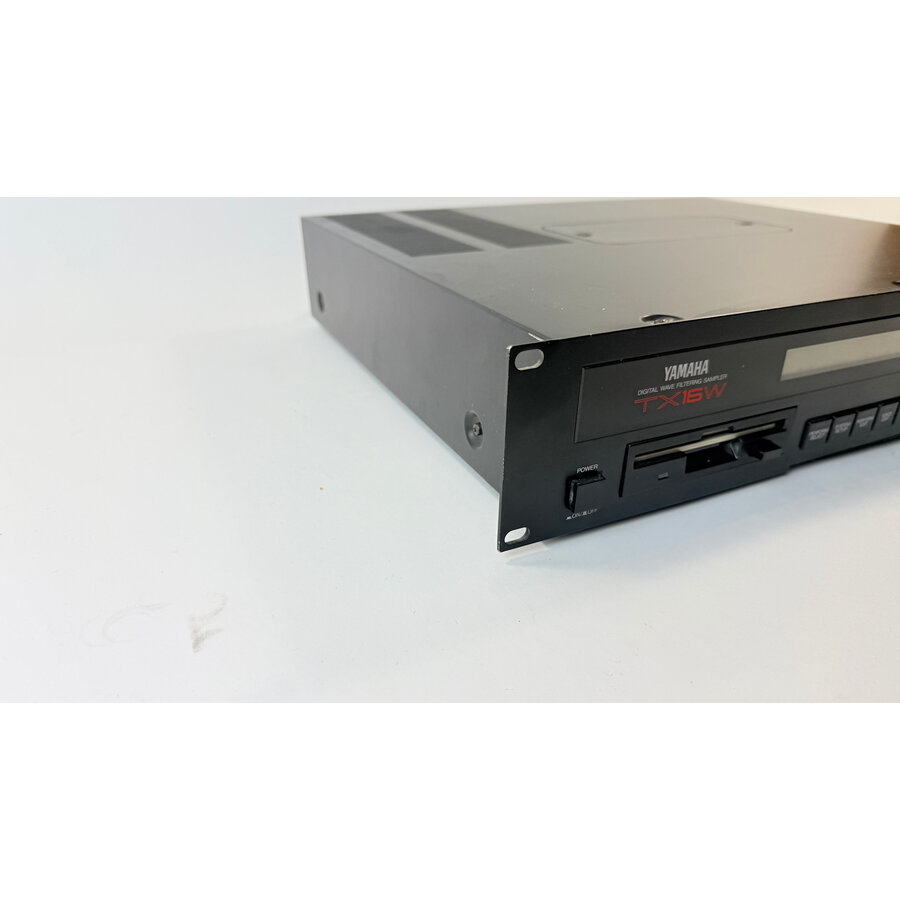 Yamaha TX16W w/ Thyphoon OS