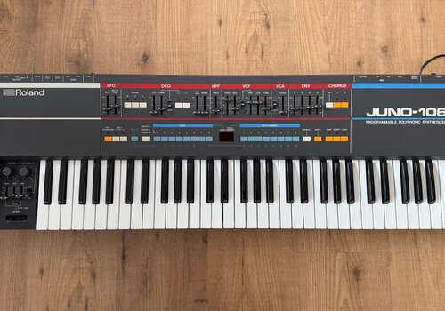 Roland Juno 106 