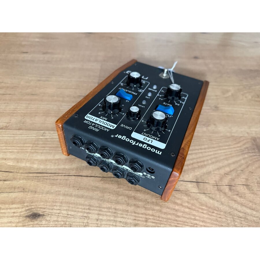 Moogerfooger MF-102 Ring Modulator