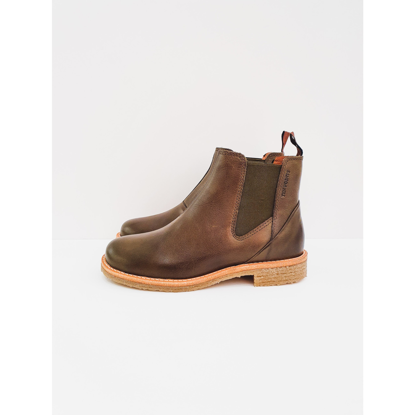 Forest green chelsea boots