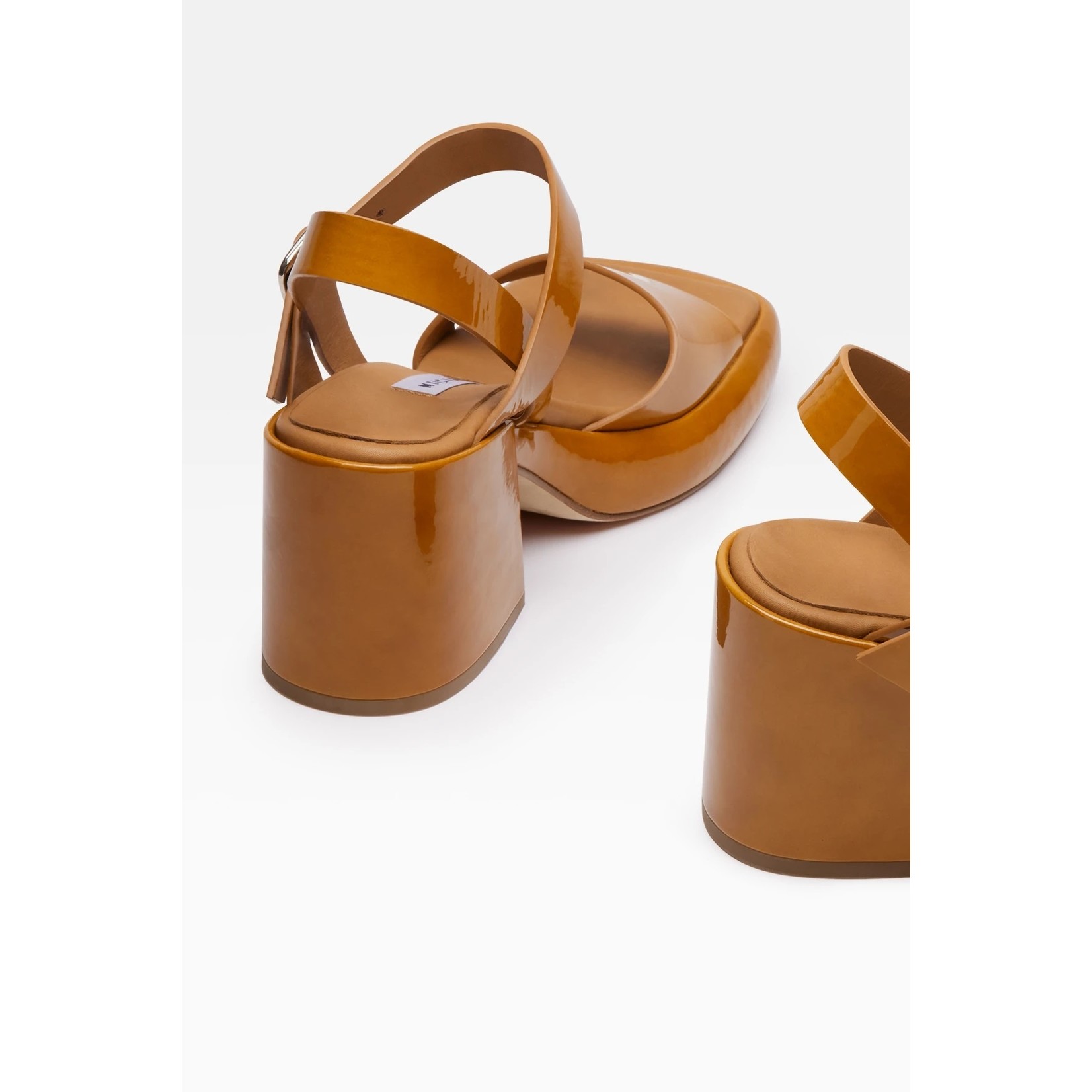 Miista Beverly camel sandalen geel