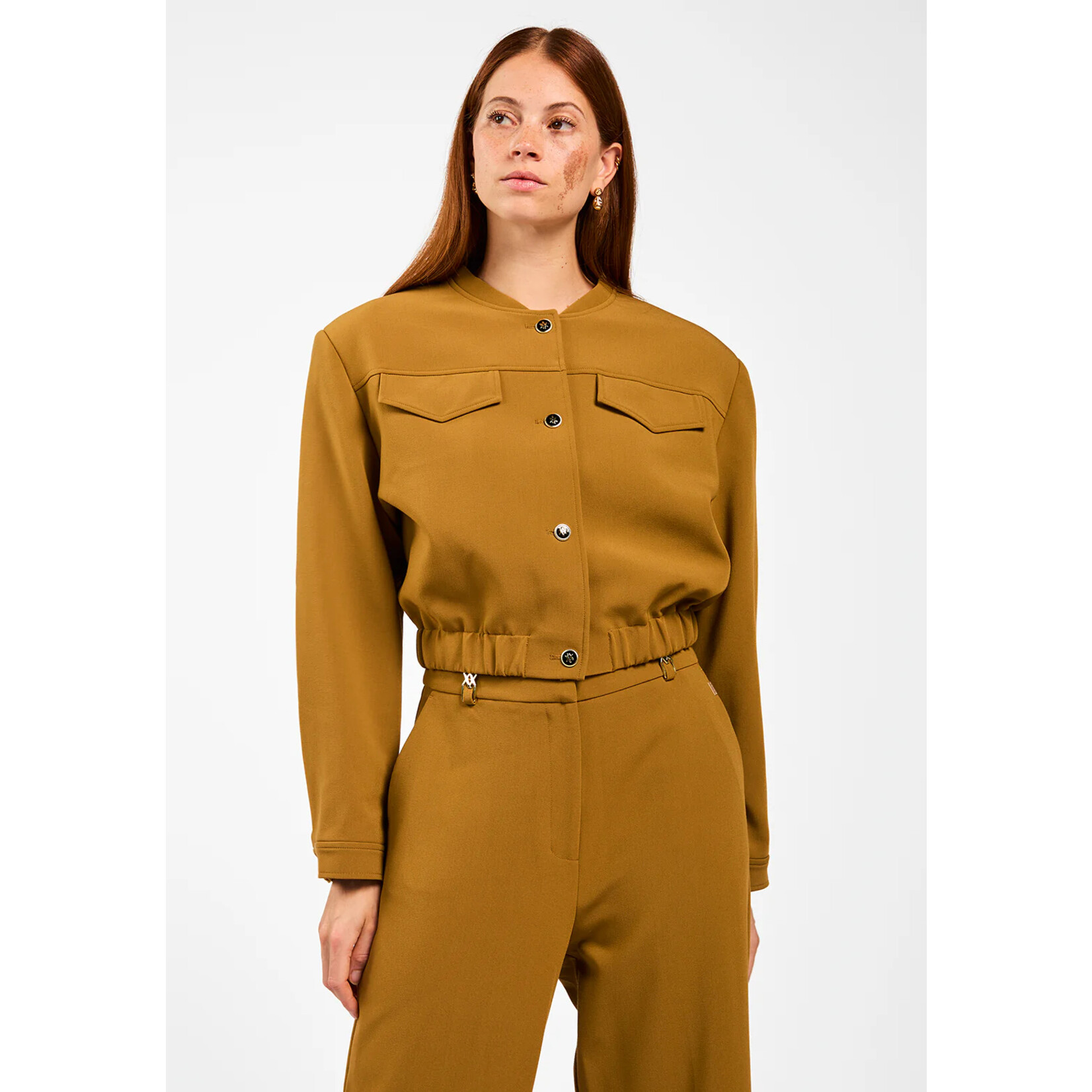 Aaiko, kort jasje SUUS olive groen