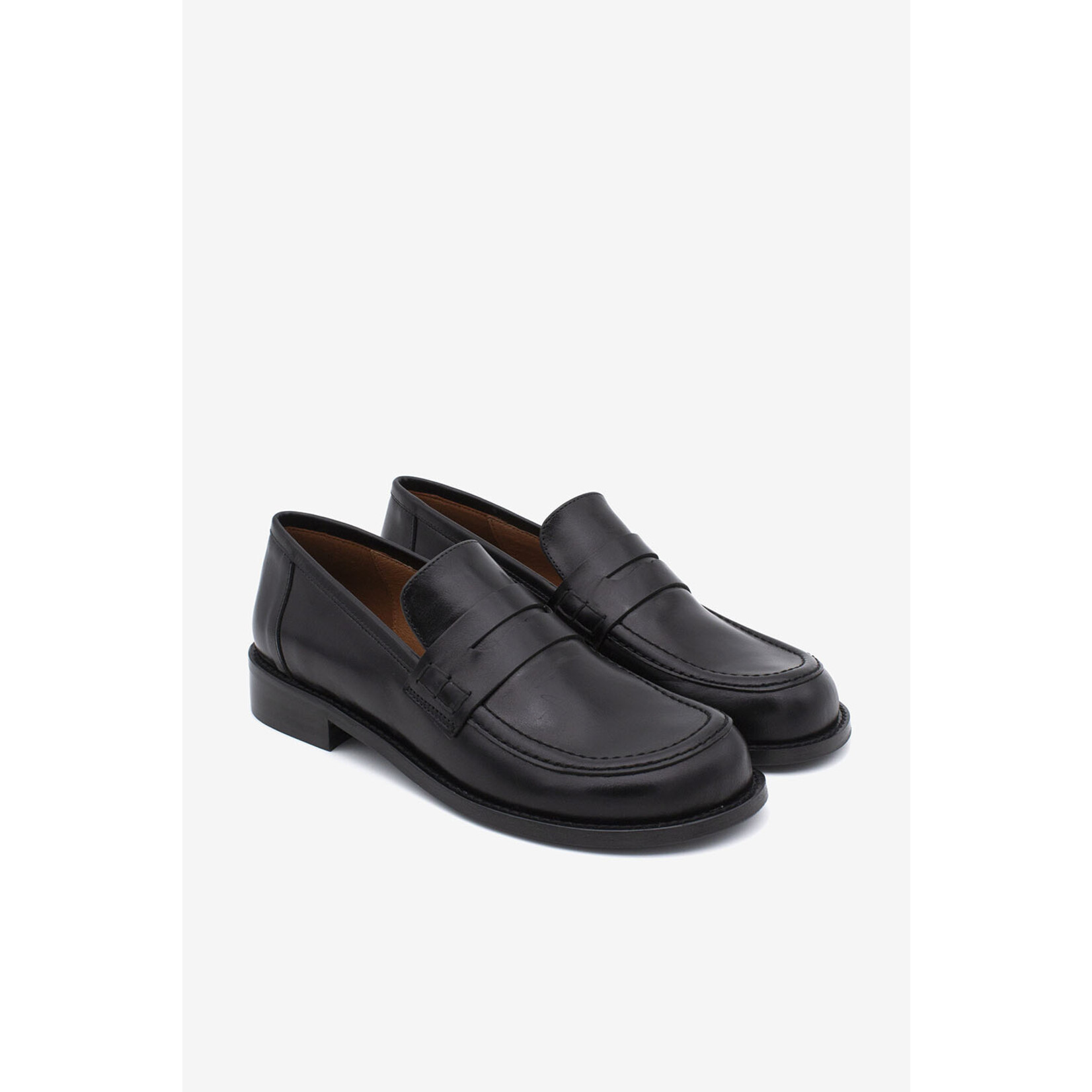 Angel Alarcon Angel Alarcon, penny loafer barefoot  Louisa zwart
