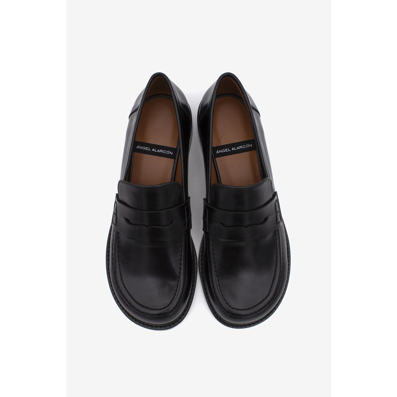 Angel Alarcon Angel Alarcon, penny loafer barefoot  Louisa zwart