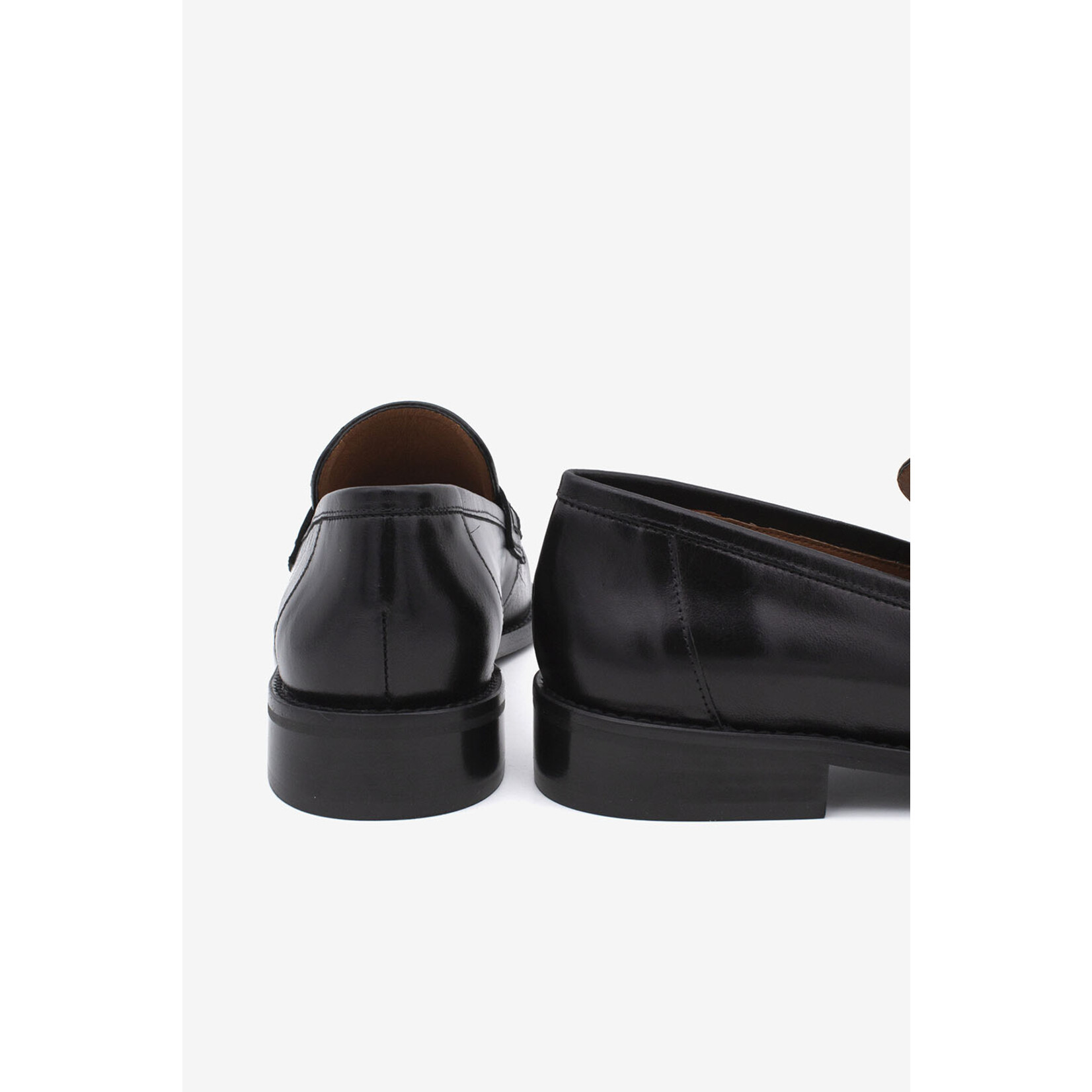 Angel Alarcon Angel Alarcon, penny loafer barefoot  Louisa zwart