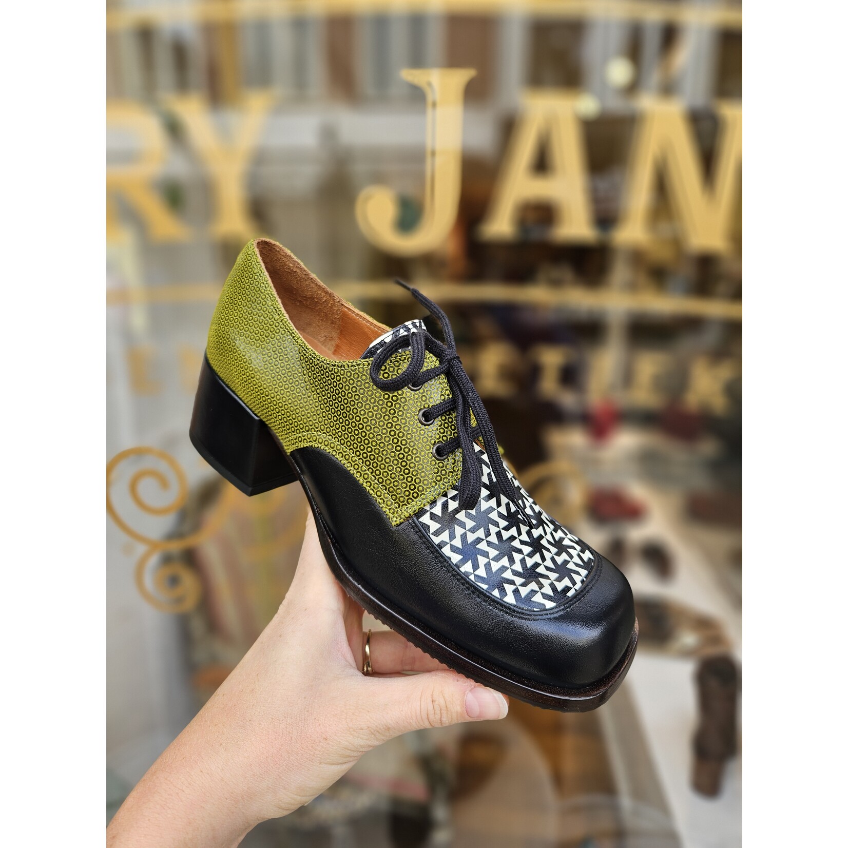 Chie Mihara leren veterschoen BRAND groen/zwart-wit