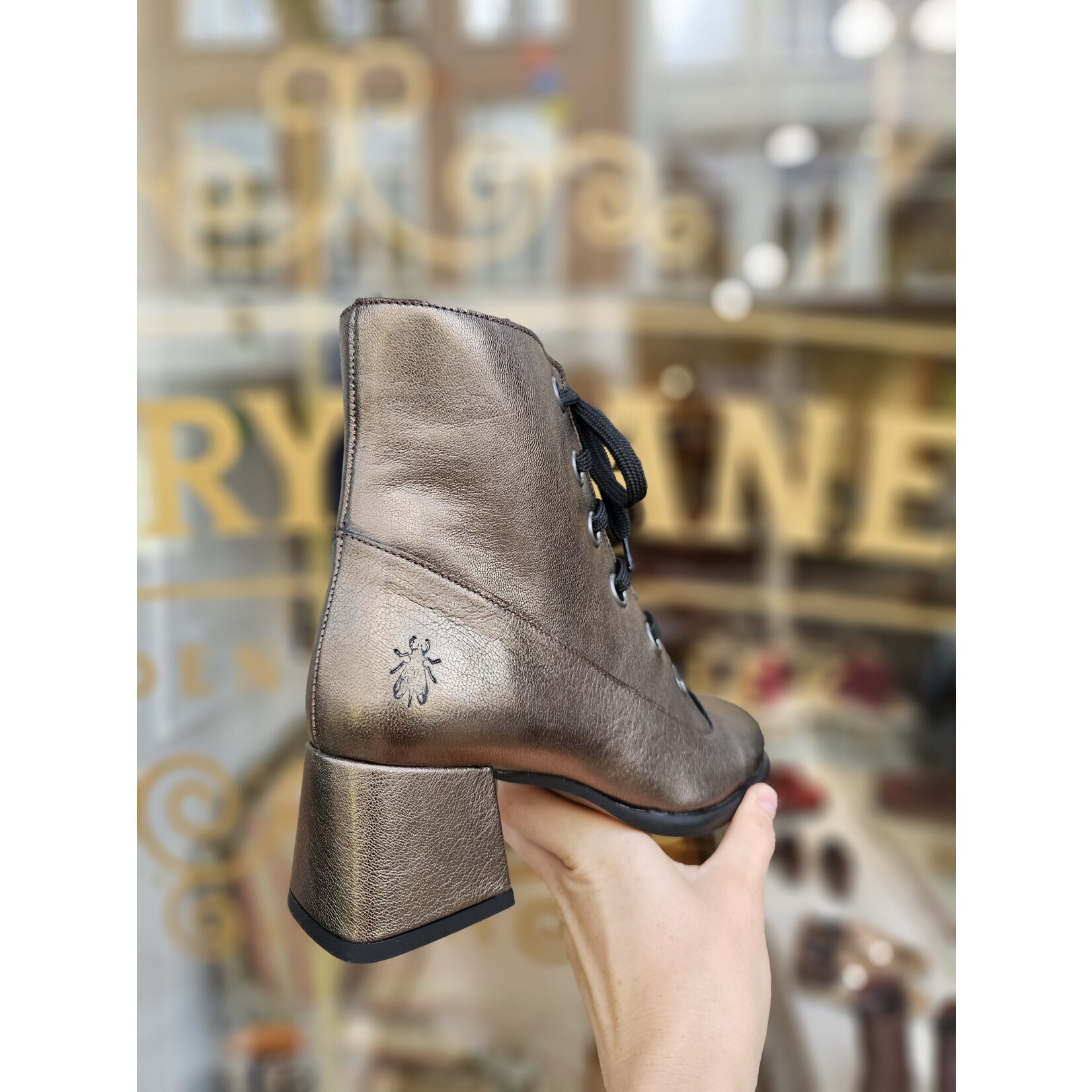 Fly London Rijglaars Sepy metalic Brons