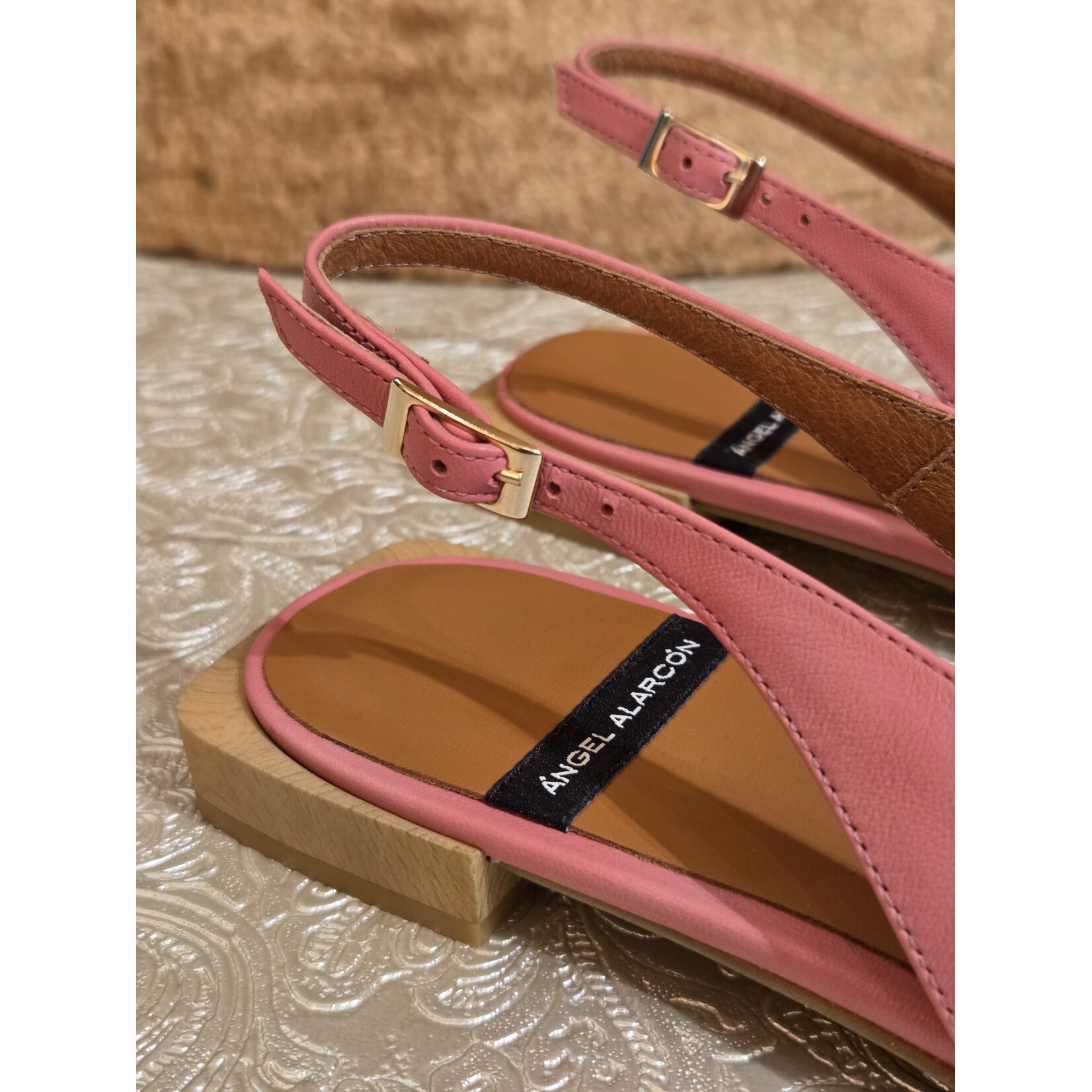 Angel Alarcon Angel Alarcon slingback bloem ROSINA roze