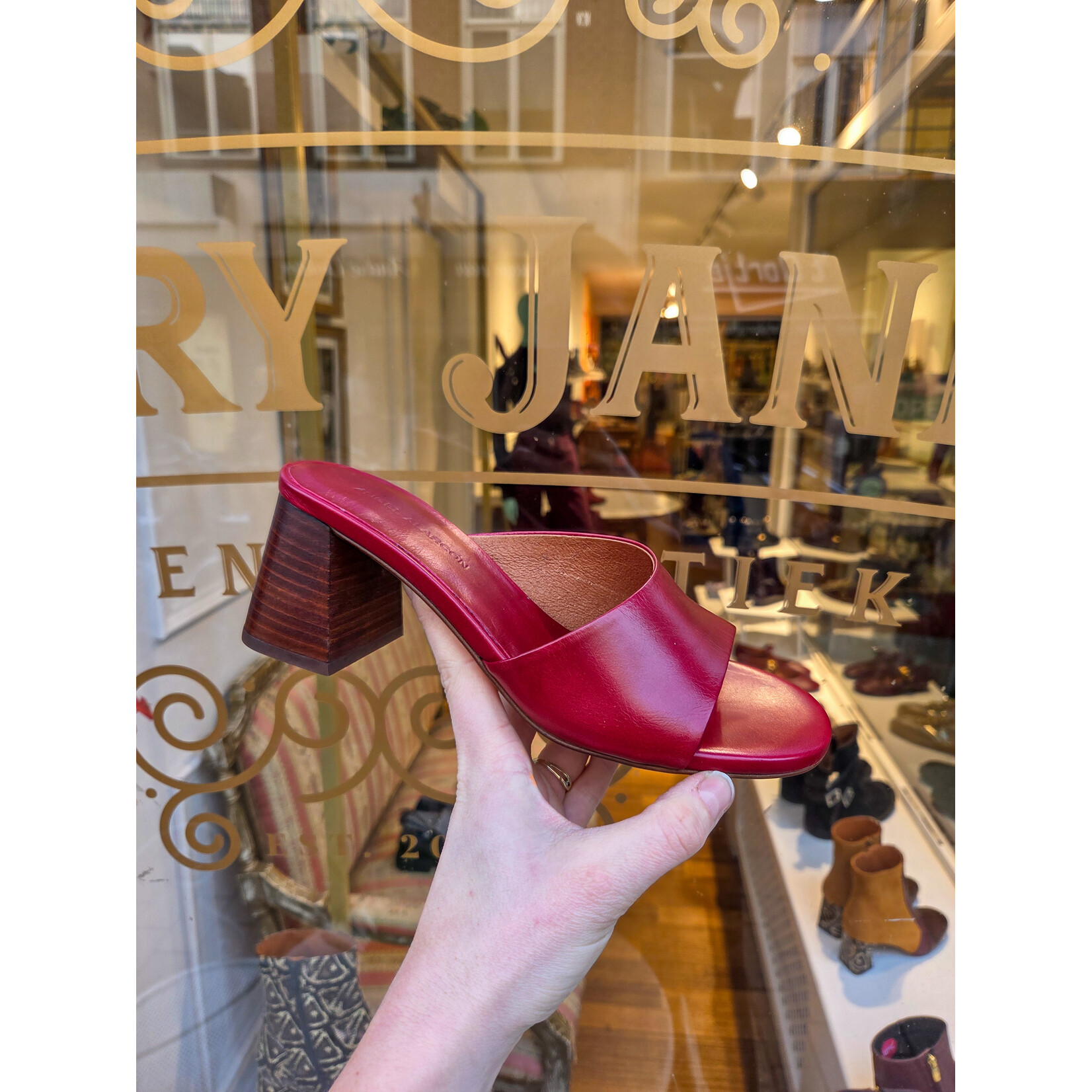 Angel Alarcon Angel Alarcon instapper muil PATRIZIA rood