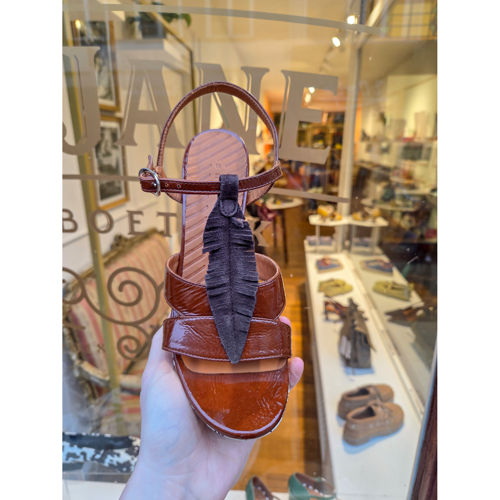 Chie Mihara sandaal platform feather KADAT bruin