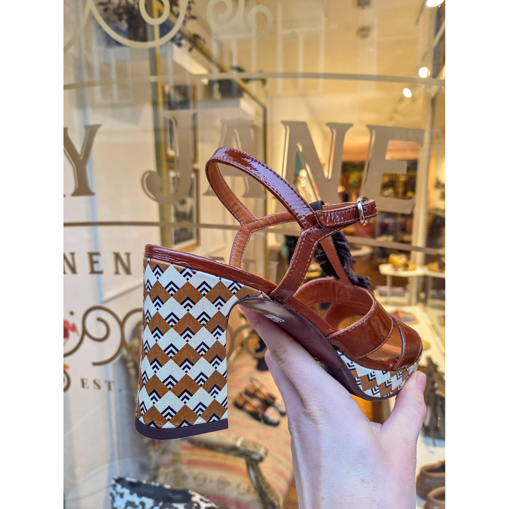 Chie Mihara sandaal platform feather KADAT bruin