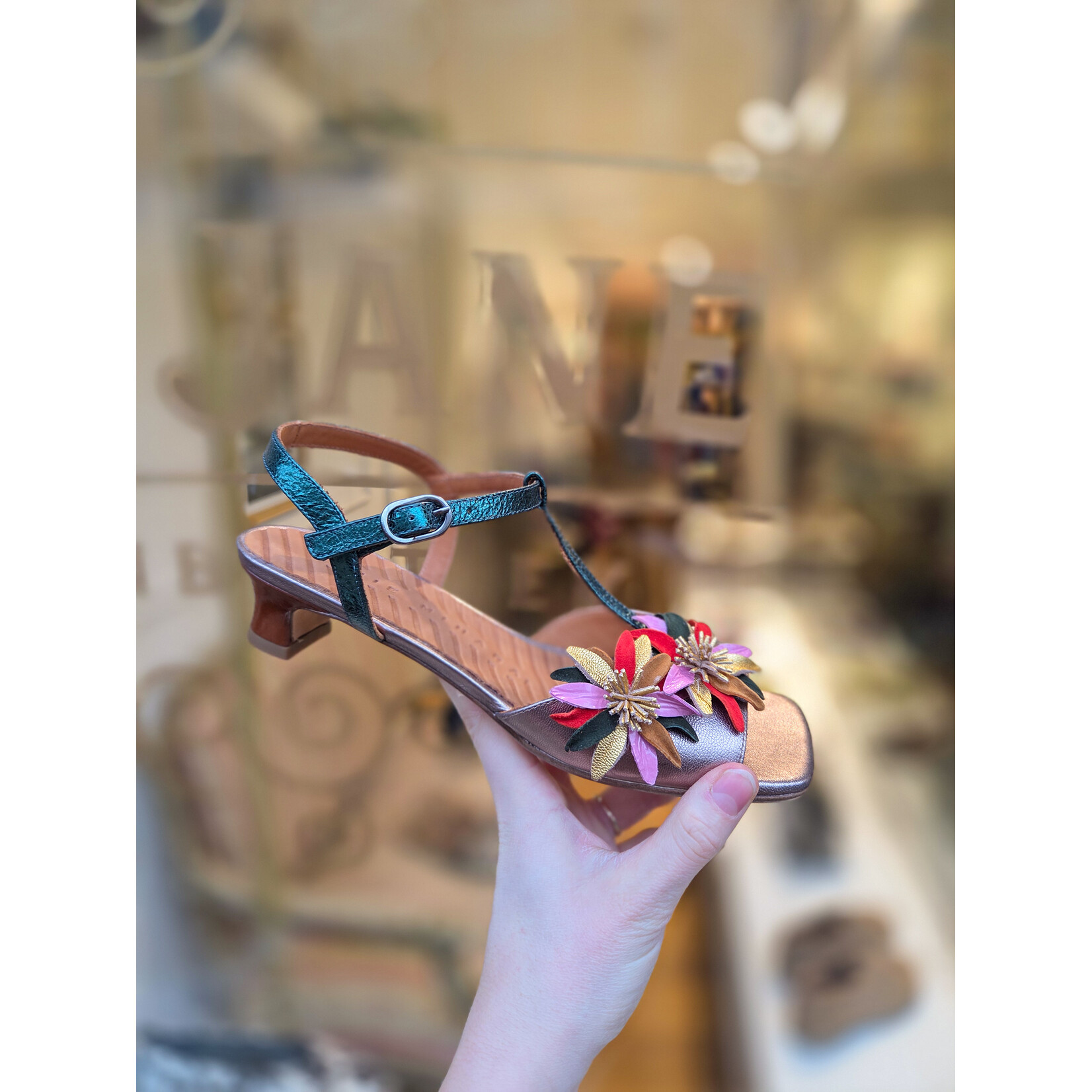 Chie Mihara sandaal flower YULIVA multi groen bronze