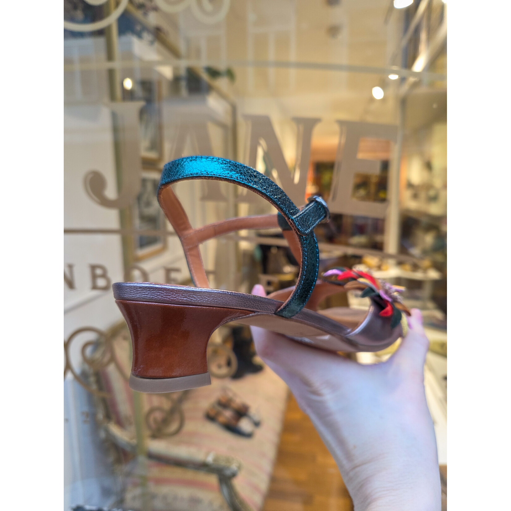 Chie Mihara sandaal flower YULIVA multi groen bronze