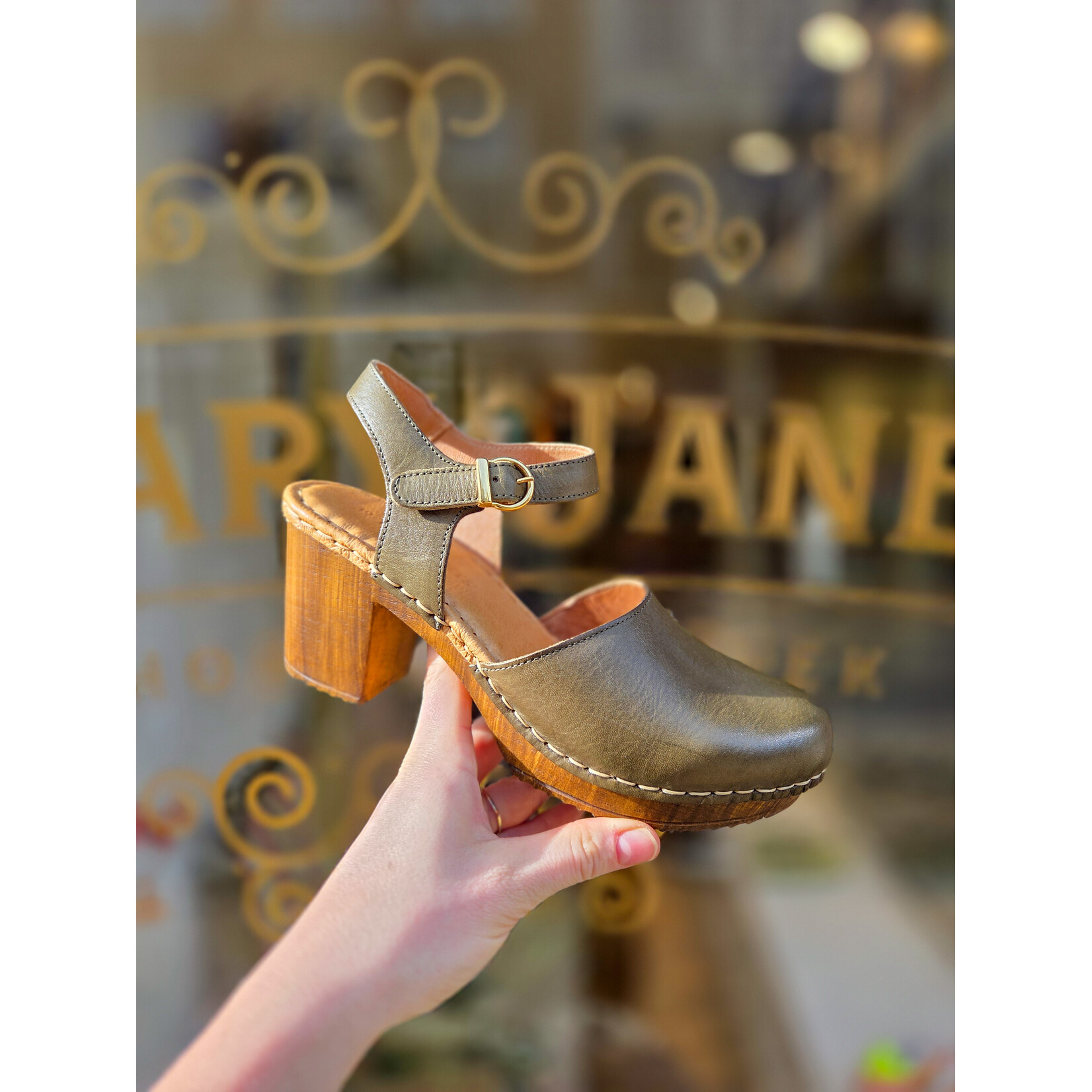 Ten Points leren sandaal klomp AMALIA groen