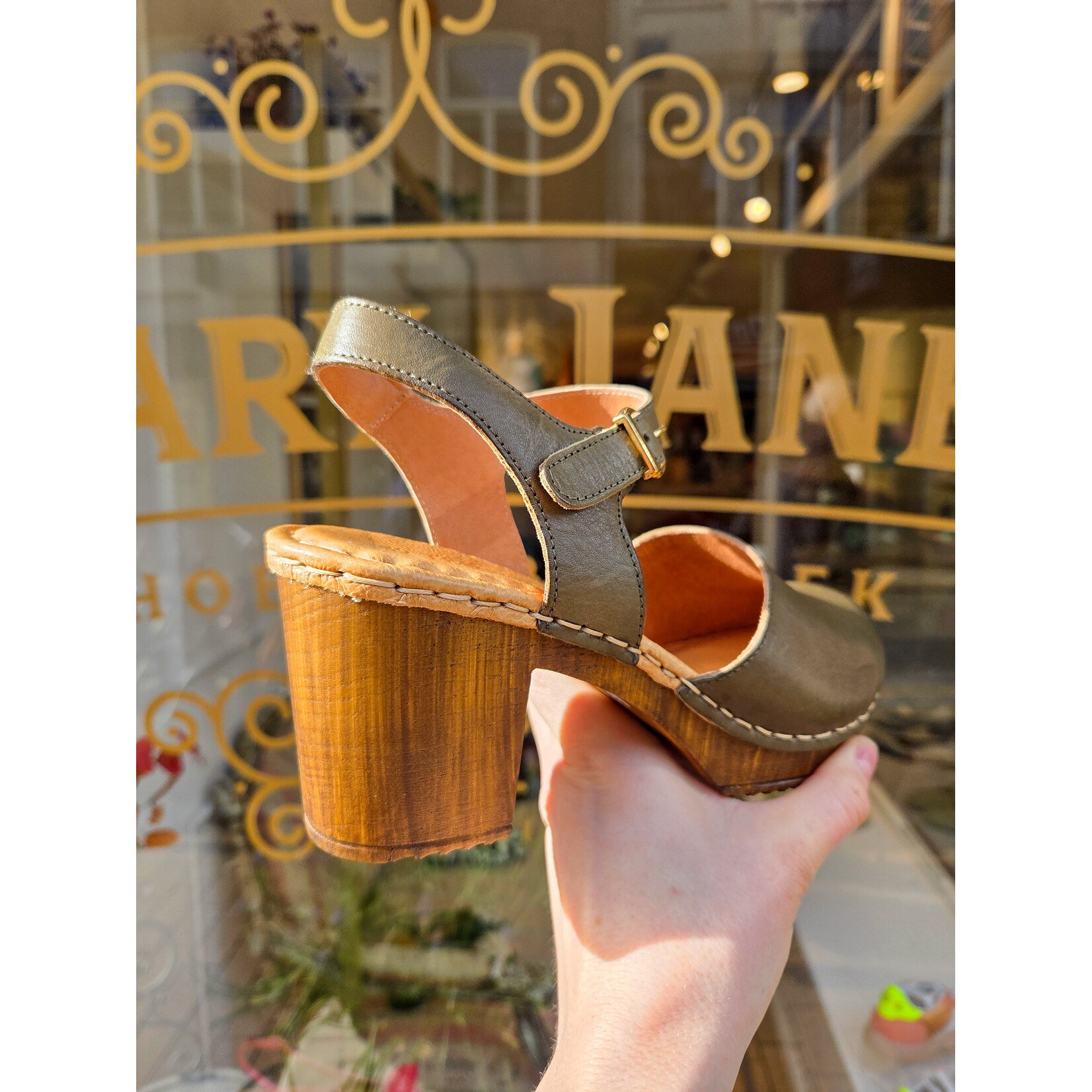 Ten Points leren sandaal klomp AMALIA groen