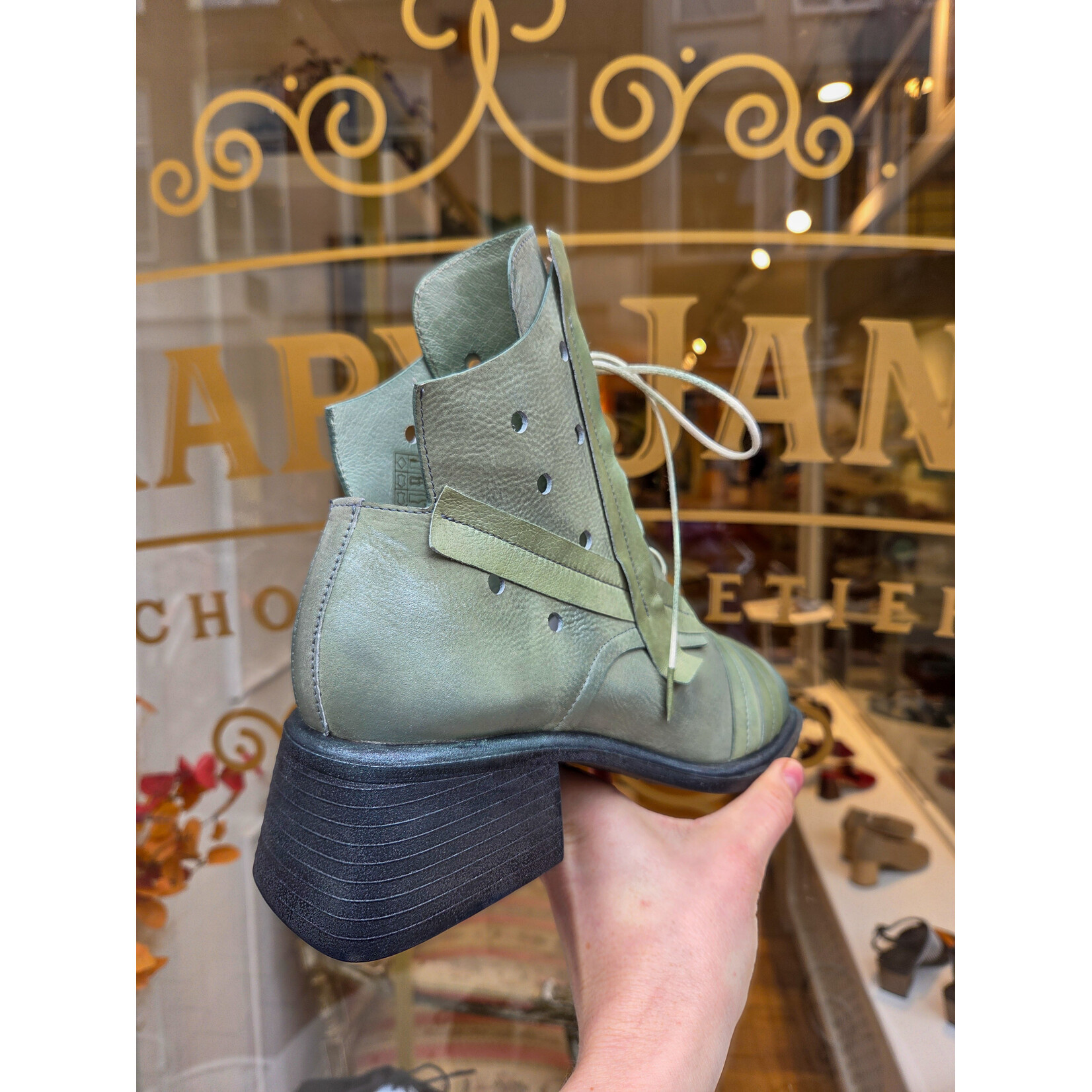 Papucei leren enkellaarsje veter COSETTE salvia