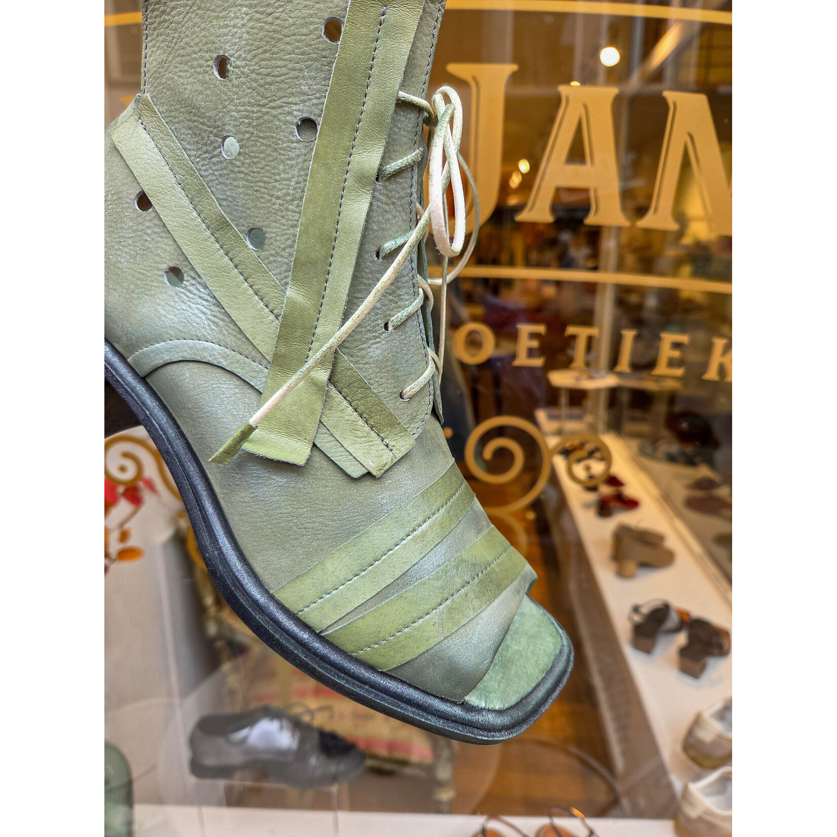 Papucei leren enkellaarsje veter COSETTE salvia