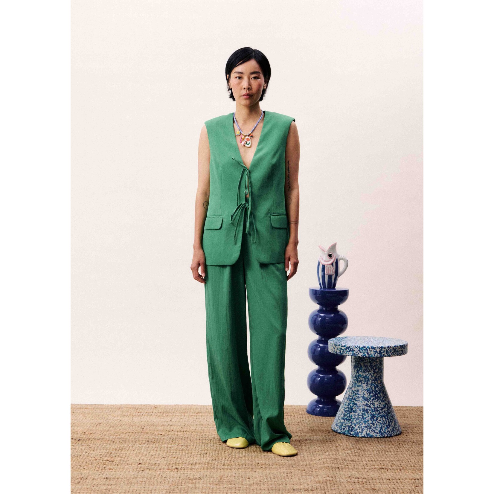 FRNCH FRNCH mouwloze blazer ATINS groen