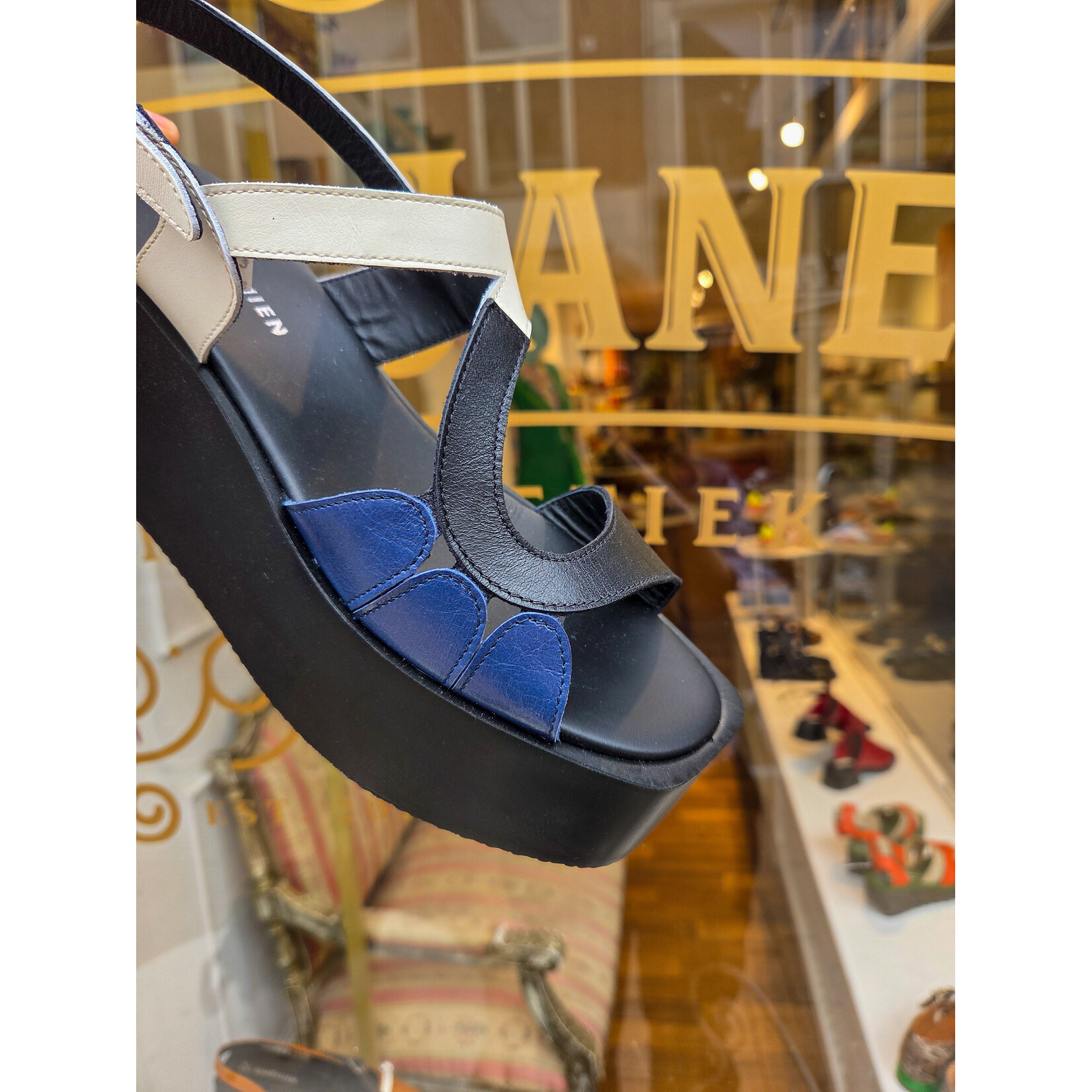 Le Bohemien plateau sandaal ZE13 blauw z/w