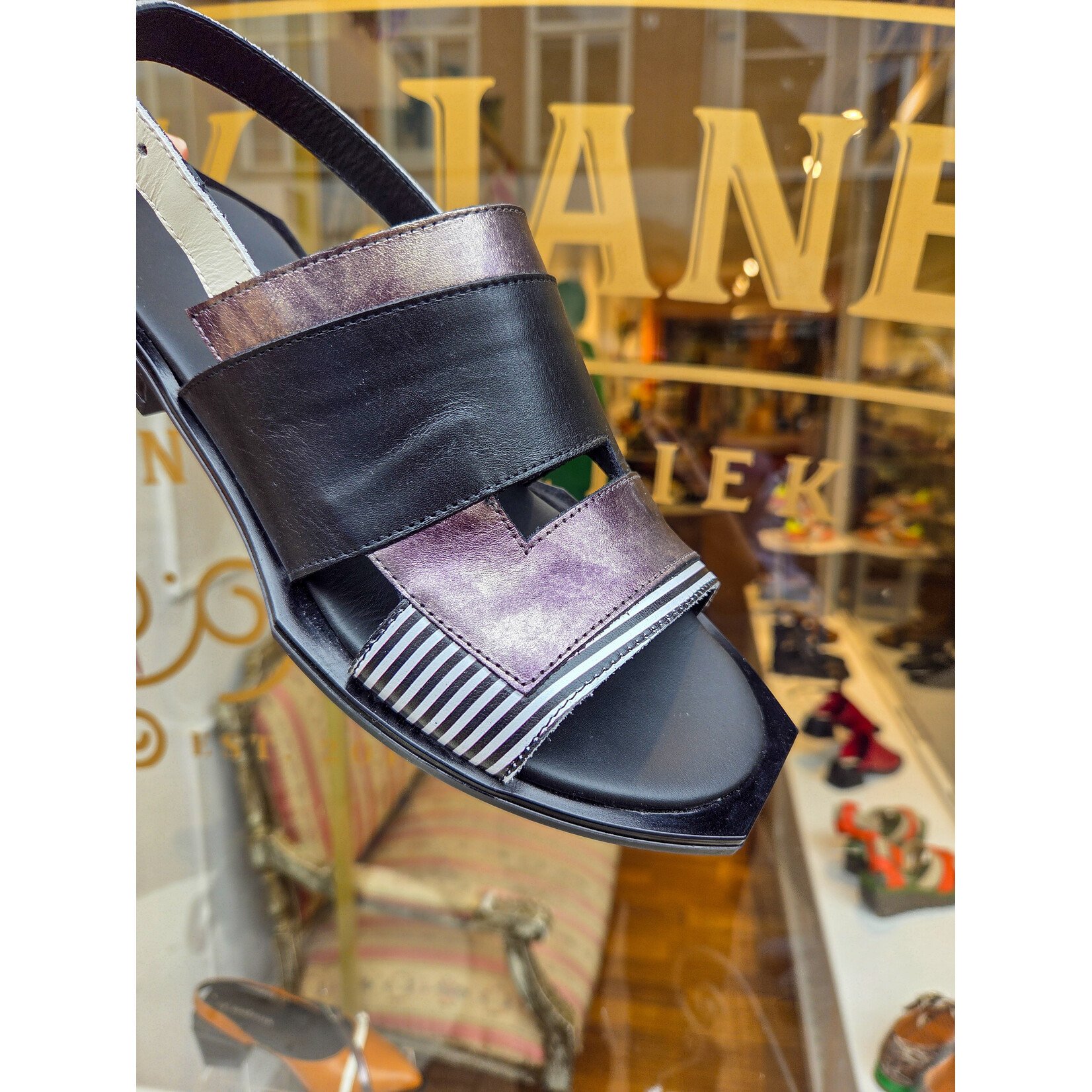 Le Bohemien plat sandaal SC39 zwart wit