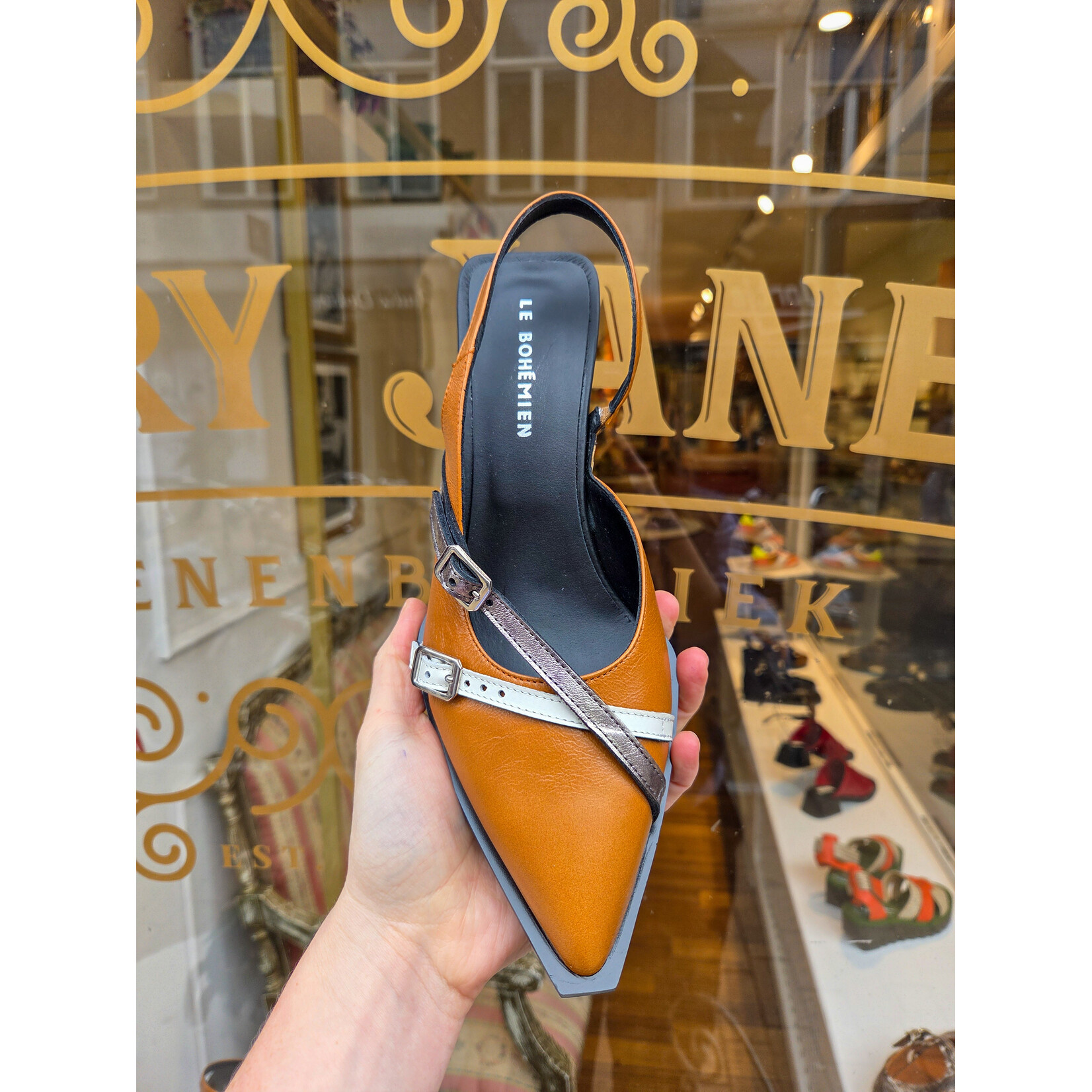 Le Bohemien slingback pump gespjes TP5005 oranje