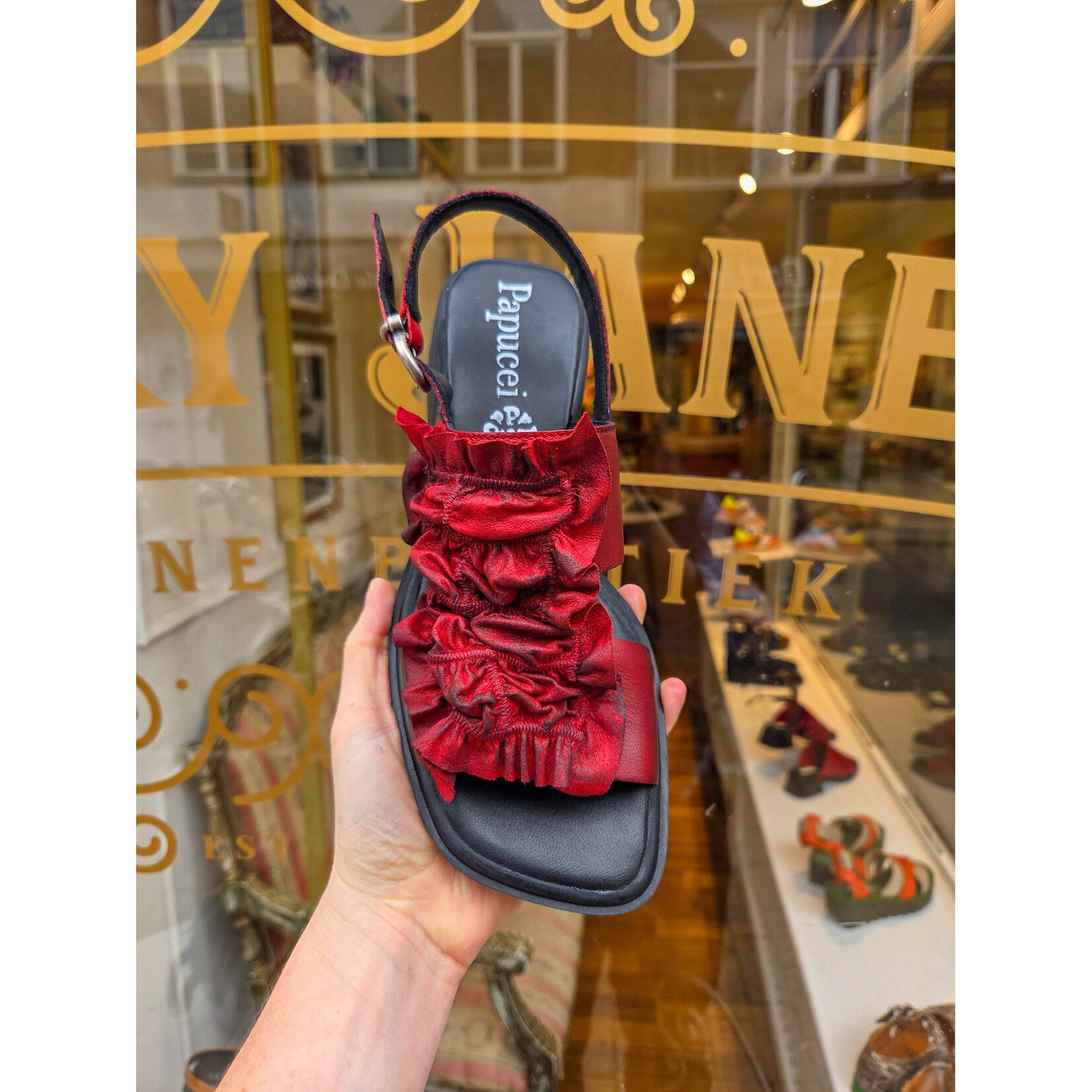 Papucei leren DOMINI sandaal rood