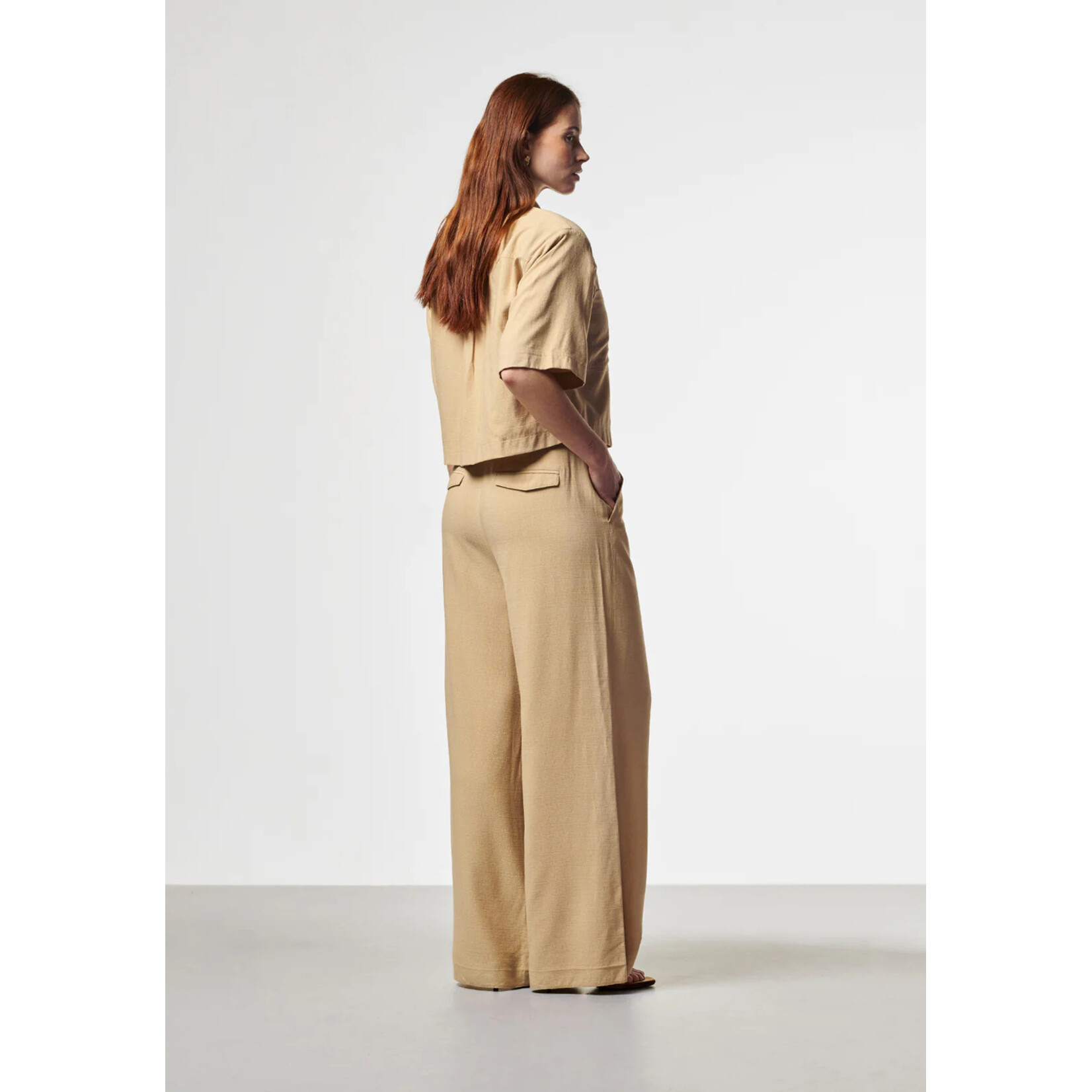 AAIKO blouse top VANESSA RAY zandkleur