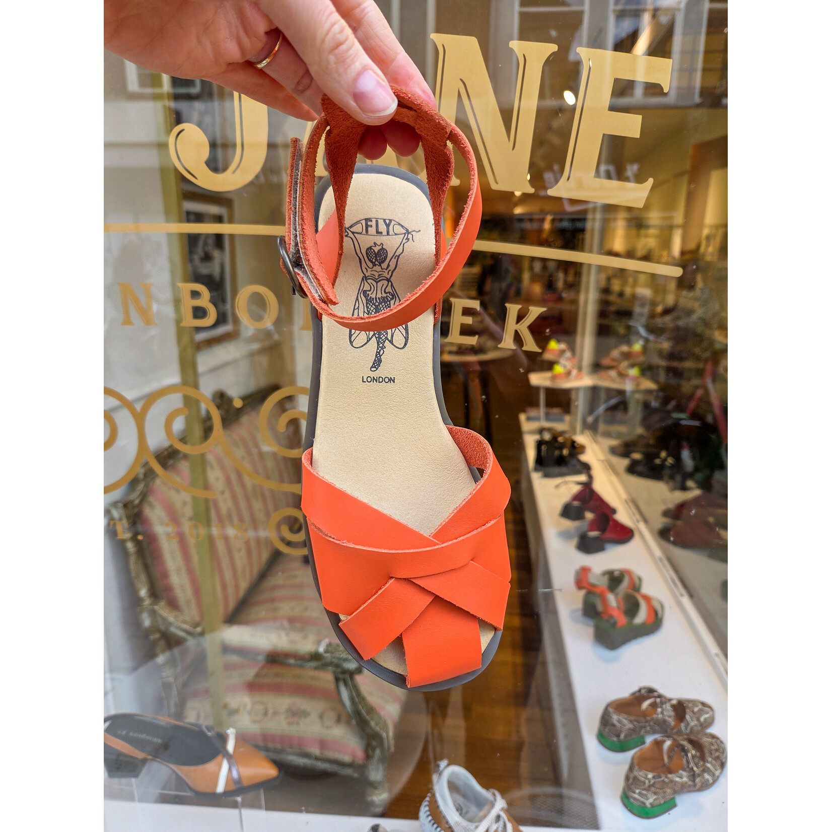 Fly London sandaal plat ALLI oranje