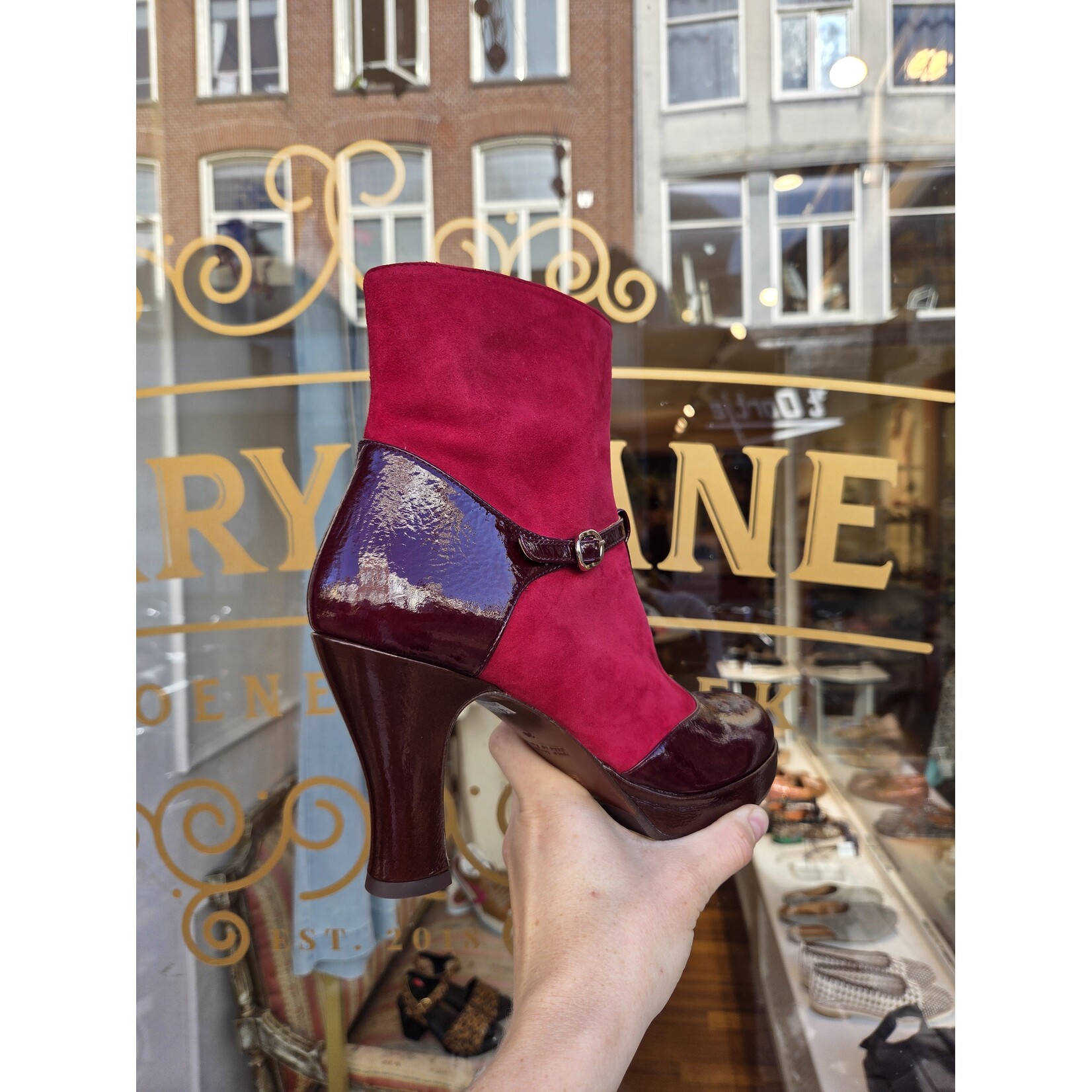 Chie Mihara enkellaarsje hak KYLDA rubi rood bordeaux
