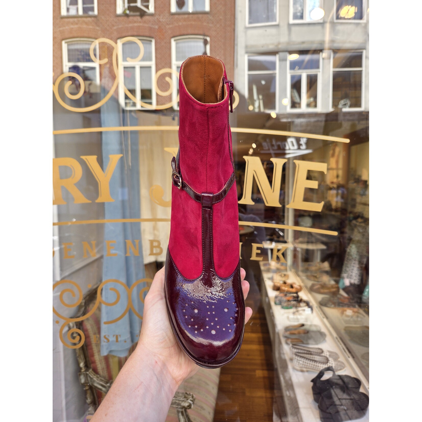 Chie Mihara enkellaarsje hak KYLDA rubi rood bordeaux