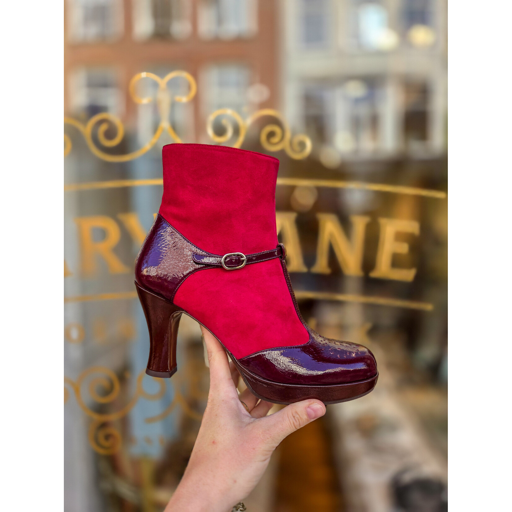Chie Mihara enkellaarsje hak KYLDA rubi rood bordeaux