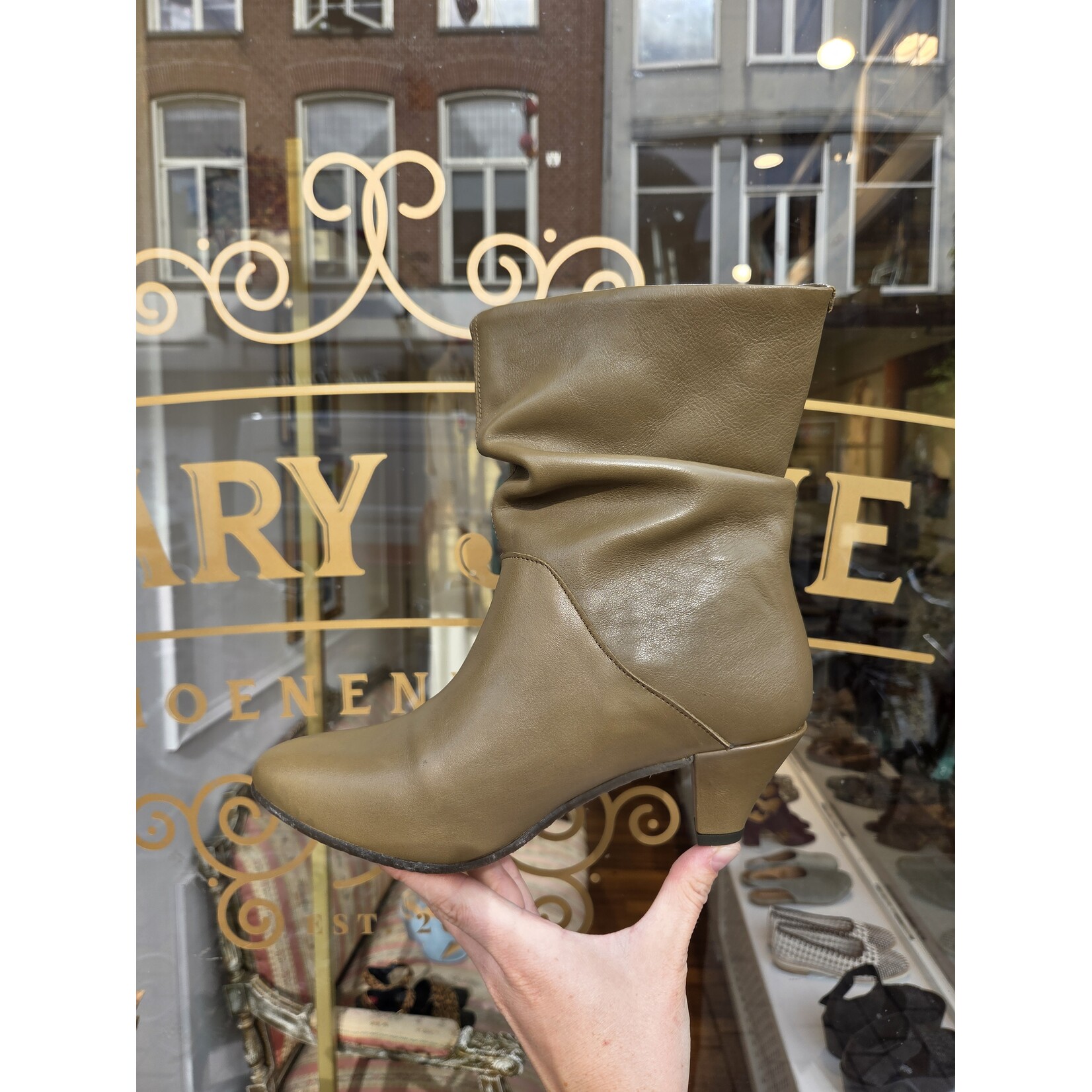 Fly London leren enkellaarsje PULK olive