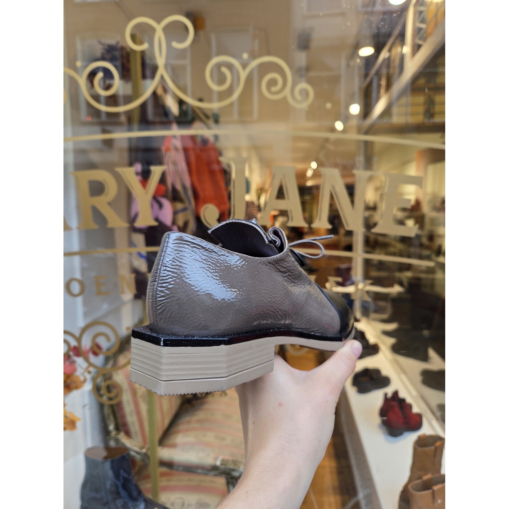 Le Bohemien leren veterschoen K501 taupe/zwart