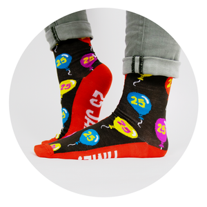 Sokken 25 jaar gekleurd Op is Op