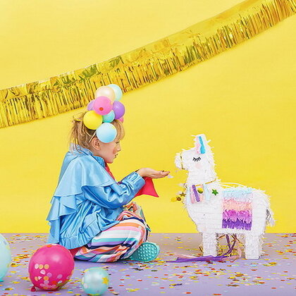 Pinata Lama wit pastel luxe