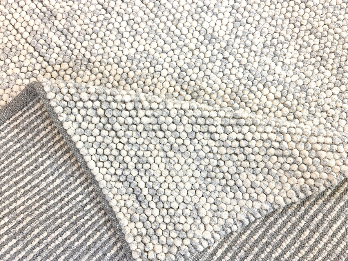 Ventura Bolletjes Lichtgrijs Handgemaakt vloerkleed