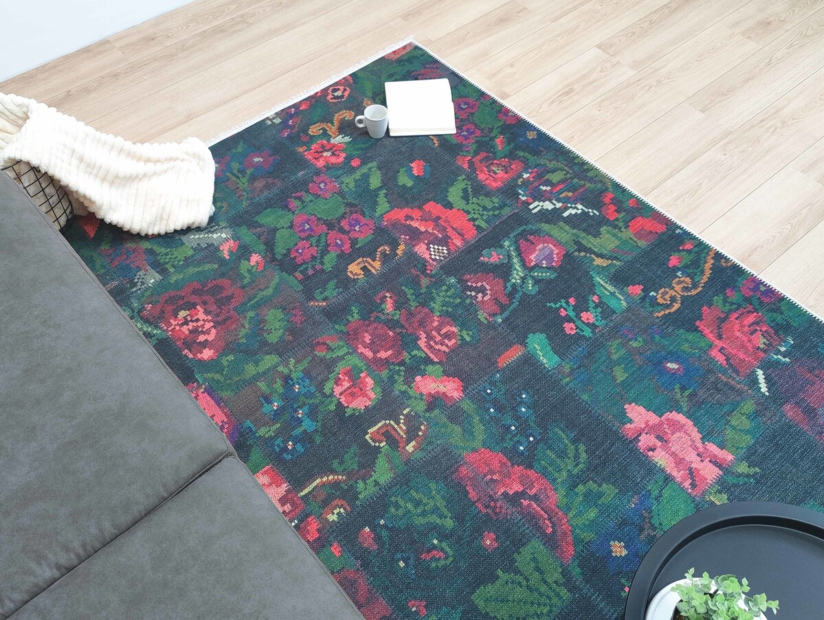 Adrasos Patchwork Zwart vloerkleed - Gebloemd Wasbaar & Waterdicht Adrasos Patchwork Zwart vloerkleed - Gebloemd Wasbaar & Waterdicht