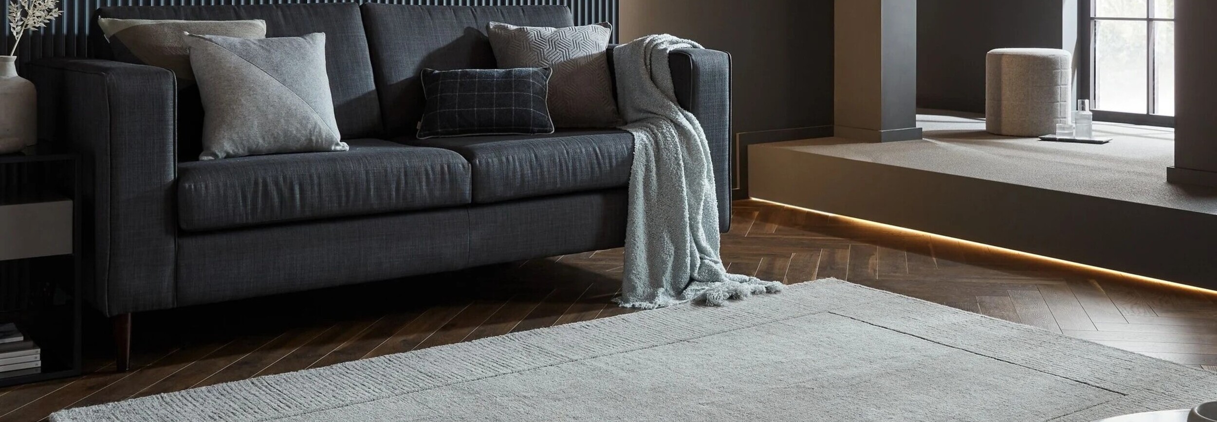 Welk vloerkleed op een donkere vloer? - Flycarpets