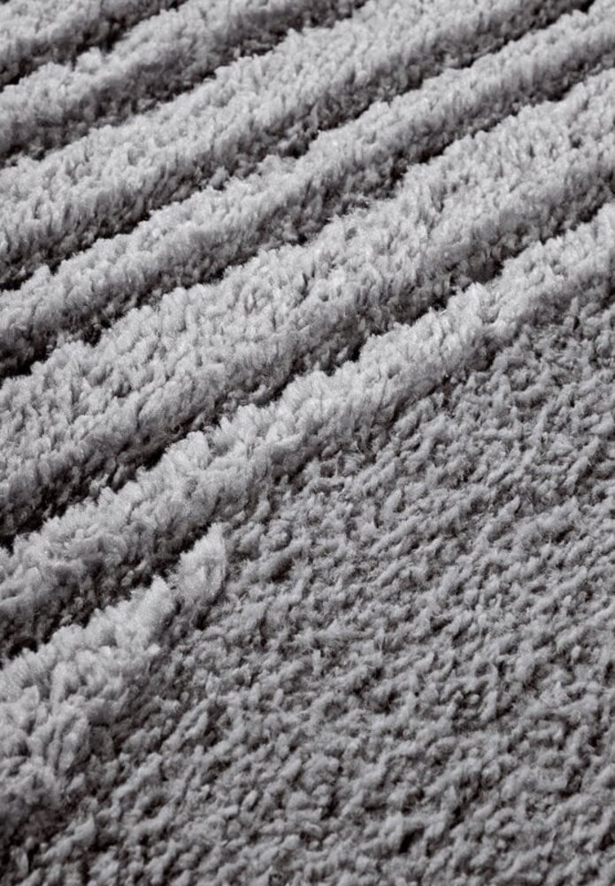 Elle Decoration - Gallery - Hoogpolig vloerkleed - Bartoux - Lichtgrijs Elle Decoration - Gallery - Hoogpolig vloerkleed - Bartoux - Lichtgrijs