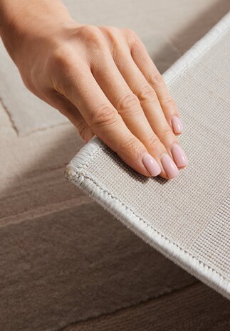 Elle Decoration - Perles laagpolig Onyx vloerkleed - Beige / Creme