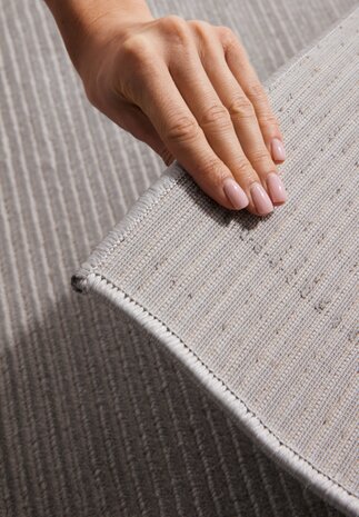 Elle Decoration - Perles laagpolig vloerkleed - Creme / Grijs