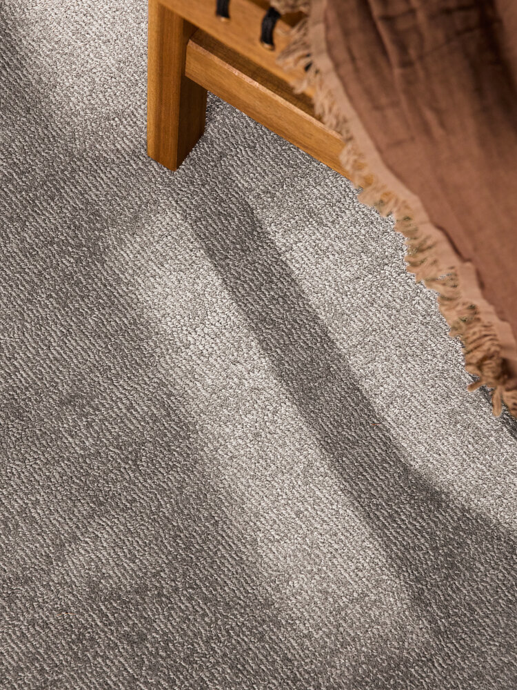 Organisch rond wollen vloerkleed - Kari Grijs
